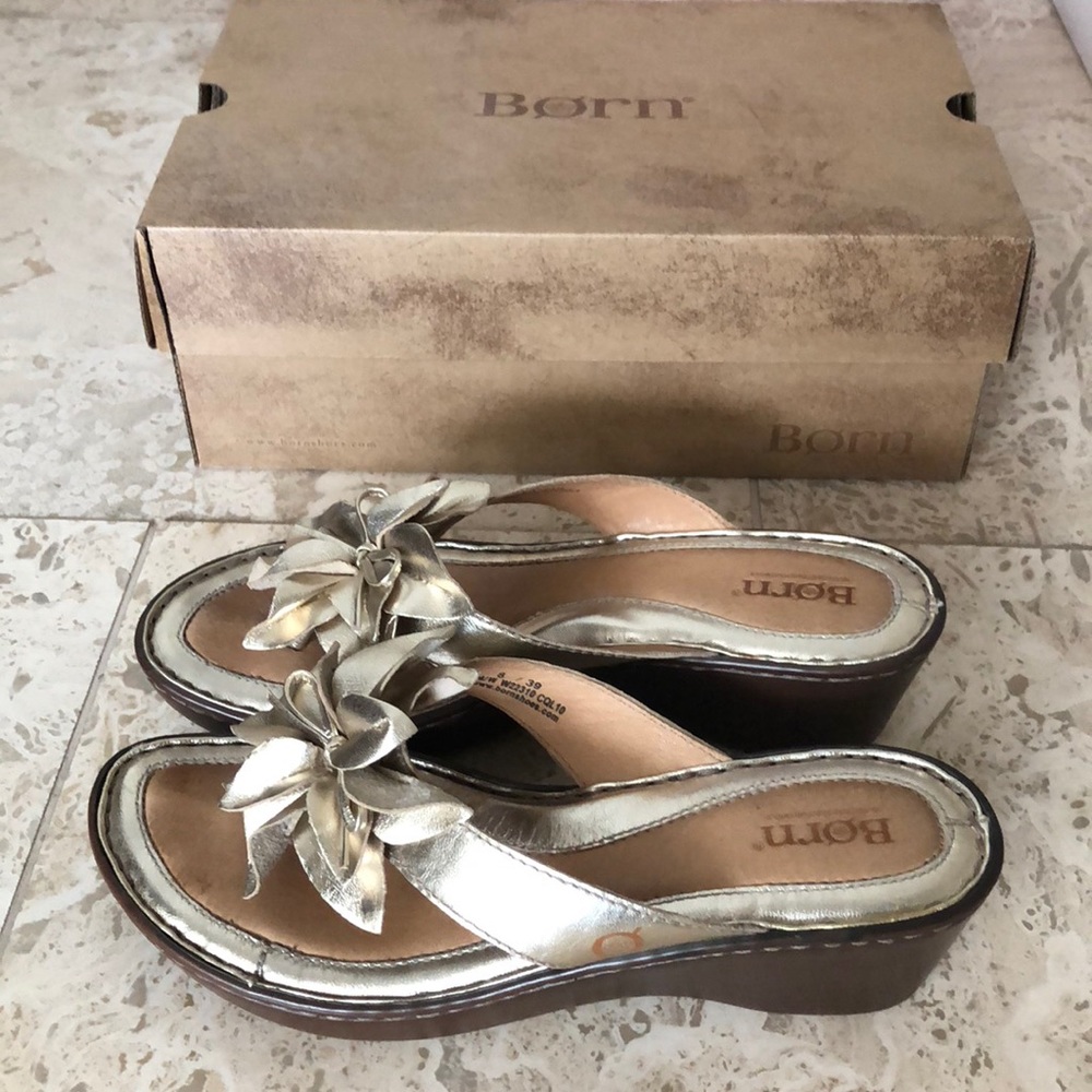 Gold Born size 8 sandals with leather flowers